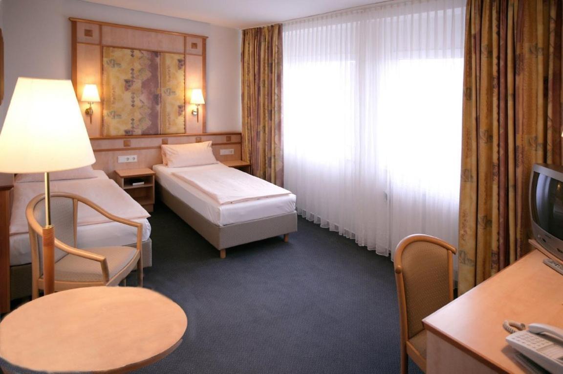 Hotel Wetterau Wölfersheim Exterior foto