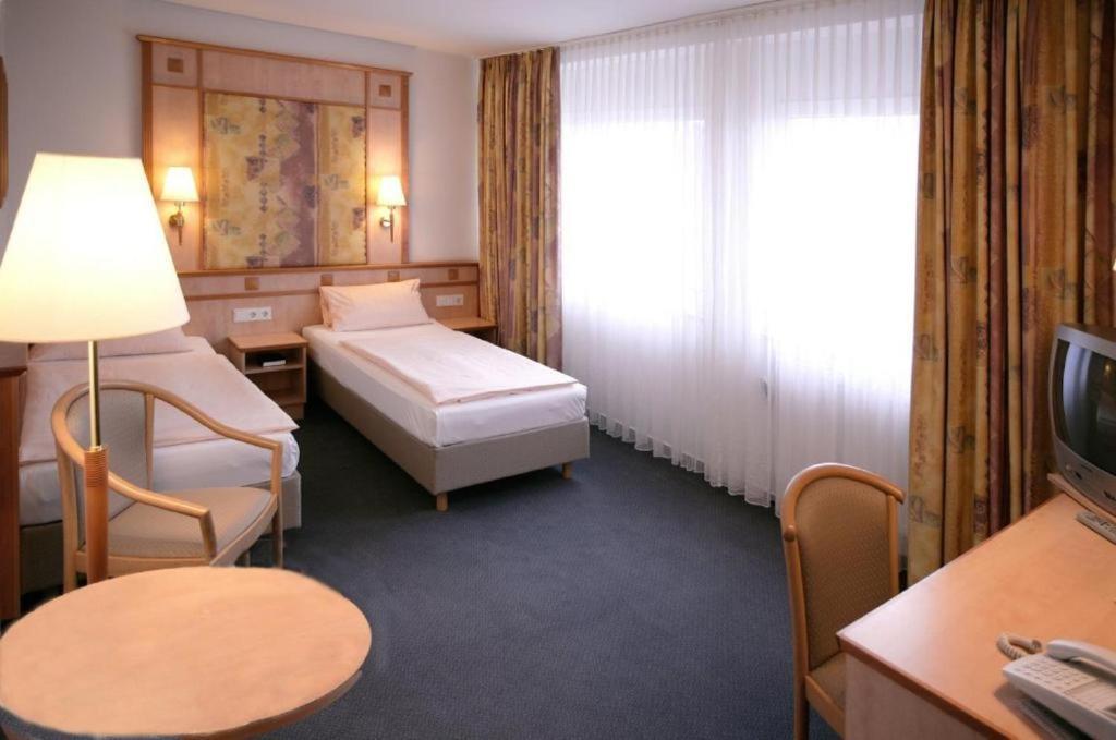 Hotel Wetterau Wölfersheim Exterior foto